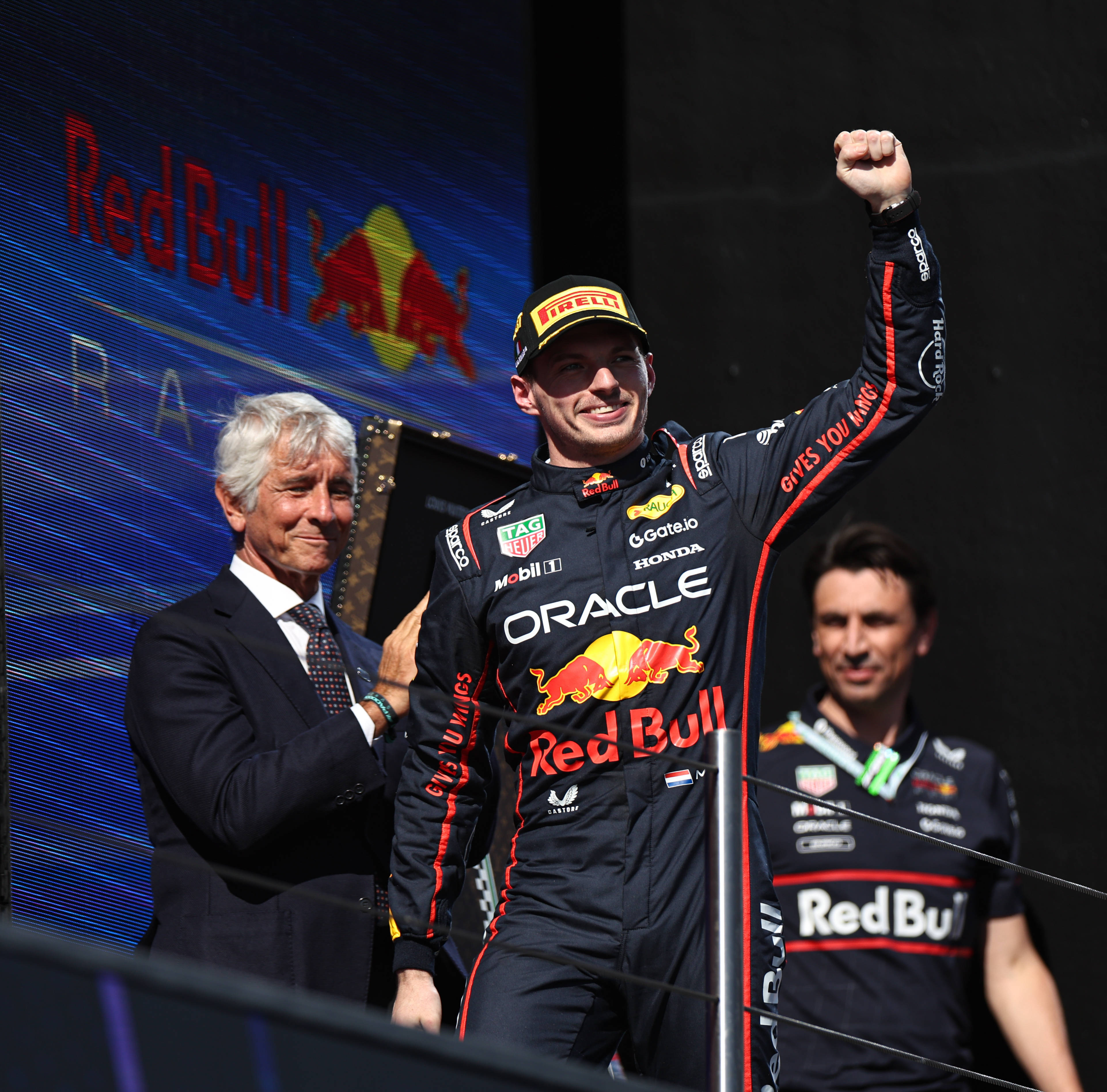 爱游戏APP-红牛车队翻盘威廉姆斯，皮亚斯特里带队取胜