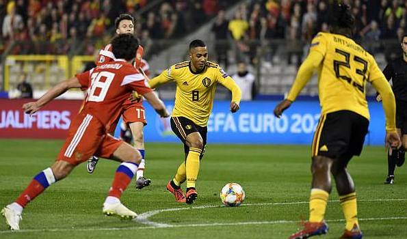 爱游戏官网-瑞典鏖战里昂，库尔图瓦惊艳四座